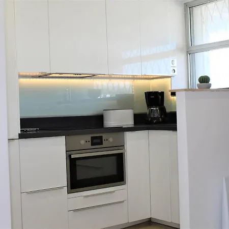 Moderne Appt 2p, Terrasse, Parking, - Fr-1-252a-7 *